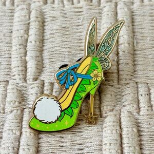 DISNEY 2014 Tinker Bell "Disney Divas" Shoe Collection Pin